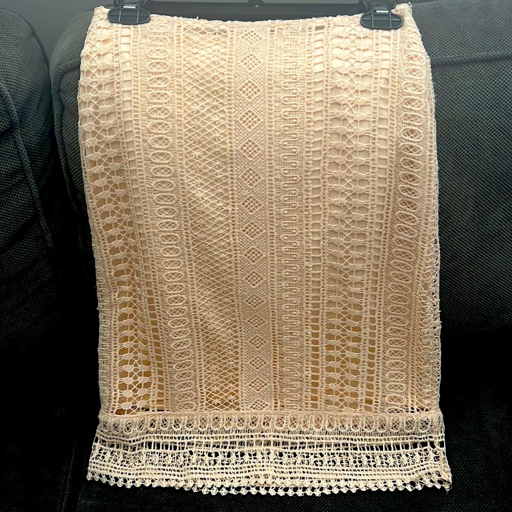 Lace skirt